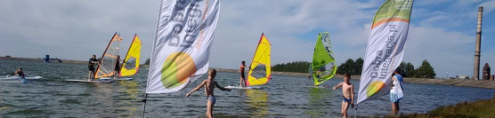 Galeria zdjęć i film podsumowujący sezon 2018r. / Szkoła windsurfing / Jezioro Bielawskie.