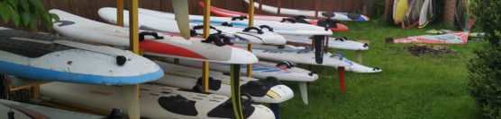 Przechowalnia sprzętu windsurfing, sup i innego / Szkoła Windsurfingu Jezioro Bielawskie / Oferta dla osób towarzyszących.